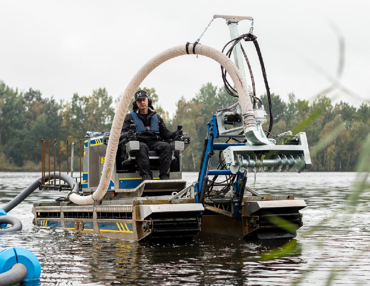 Pumping - Water Wizard Aquatic Solutions Cutting Collecting - Water Wizard Aquatic Solutions